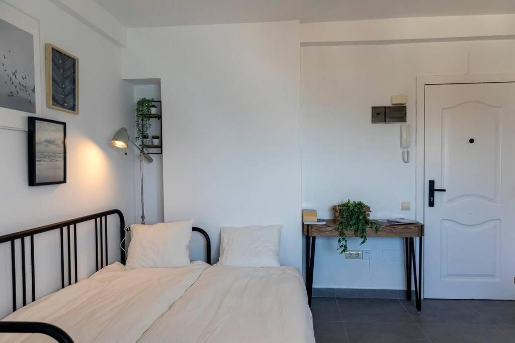 Beachfront Apartment Near Marbella Sitio de Calahonda Ngoại thất bức ảnh