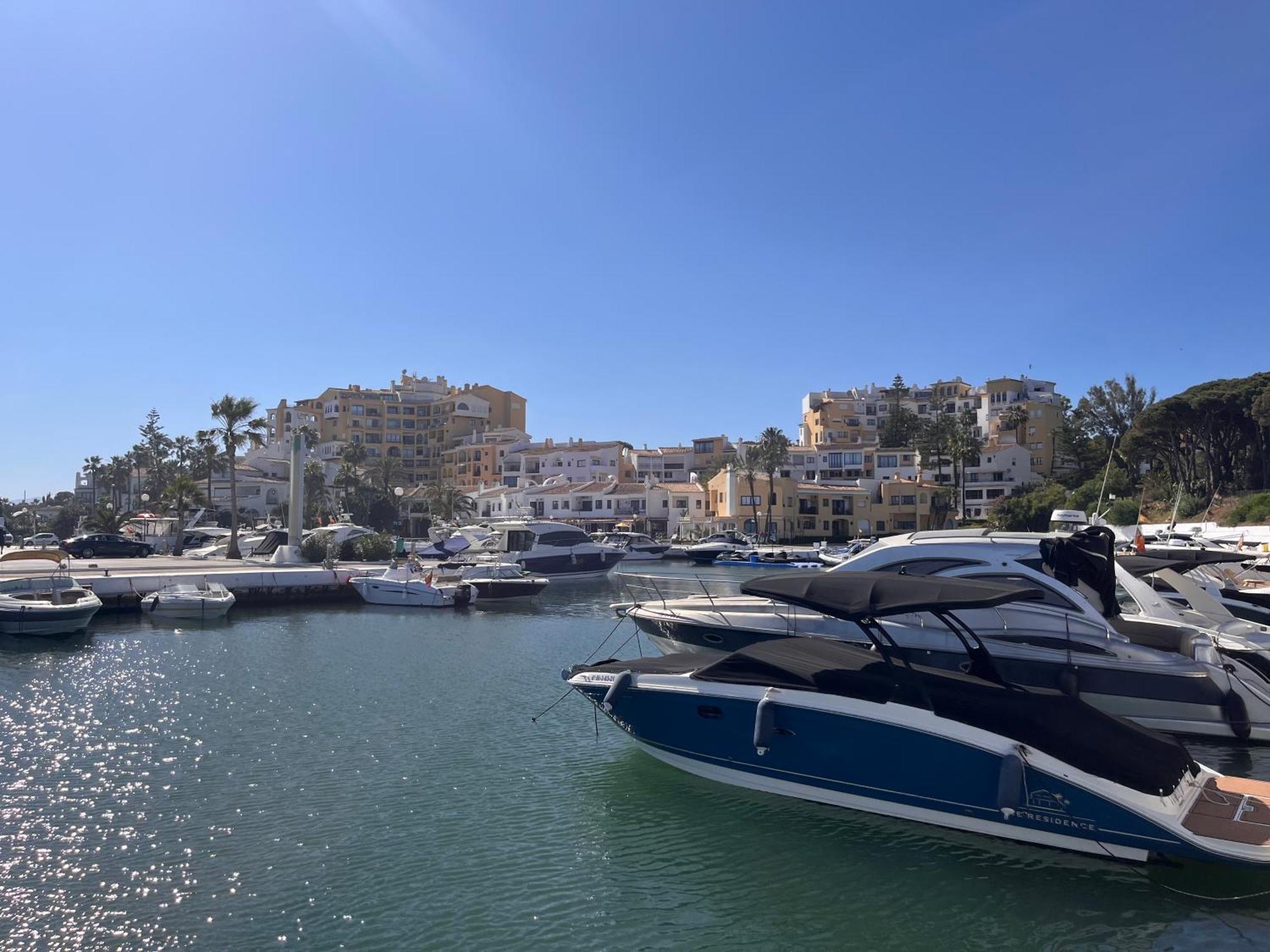Beachfront Apartment Near Marbella Sitio de Calahonda Ngoại thất bức ảnh